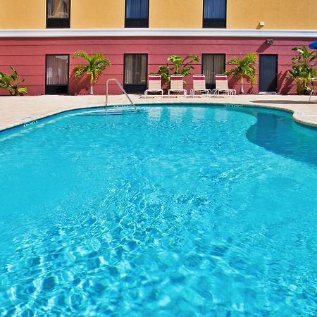 Holiday Inn Express Hotel & Suites Port Richey By Ihg Eksteriør billede