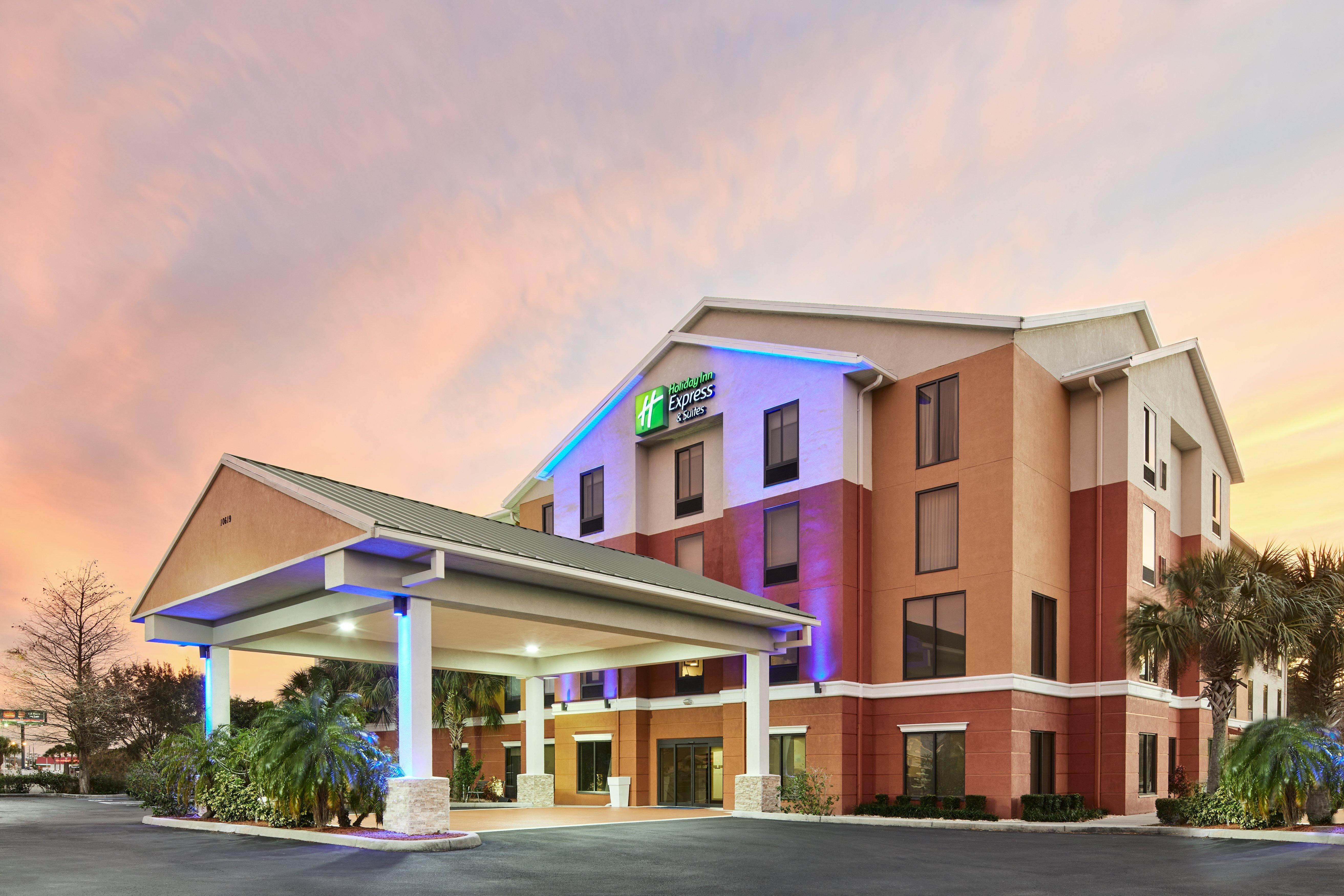 Holiday Inn Express Hotel & Suites Port Richey By Ihg Eksteriør billede