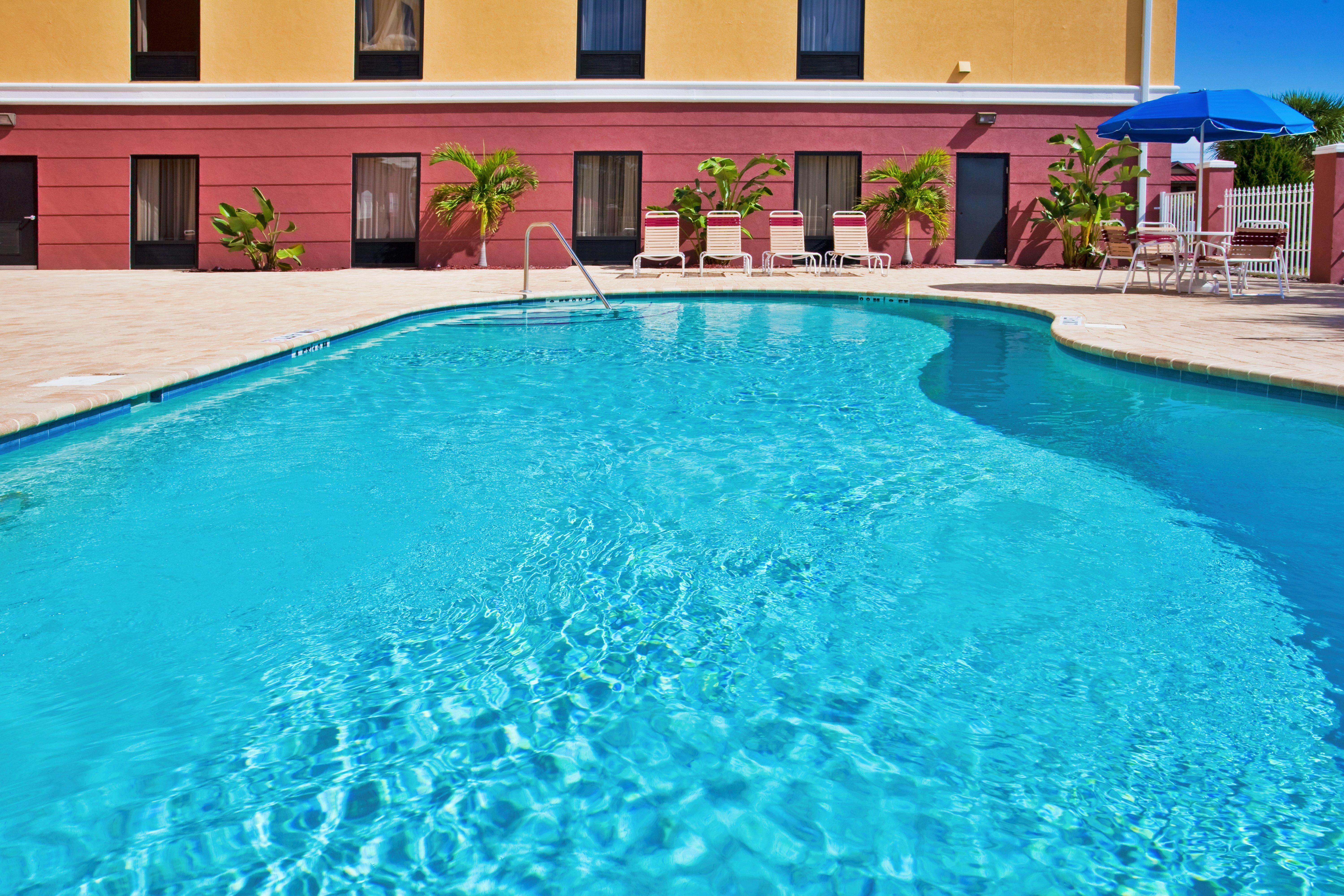 Holiday Inn Express Hotel & Suites Port Richey By Ihg Eksteriør billede
